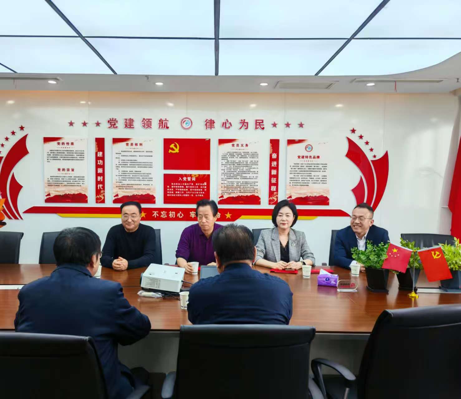 暖律润心传大爱    凝心筑梦谱新篇